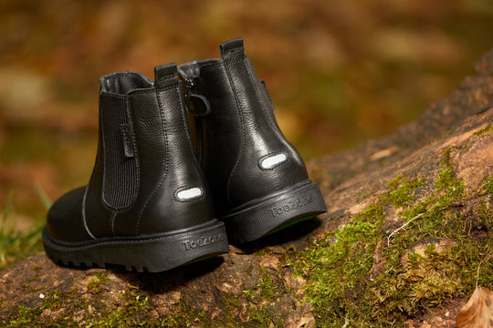 Kids Winter Boots That Shine Bright In The Dark! - ToeZone Footwear